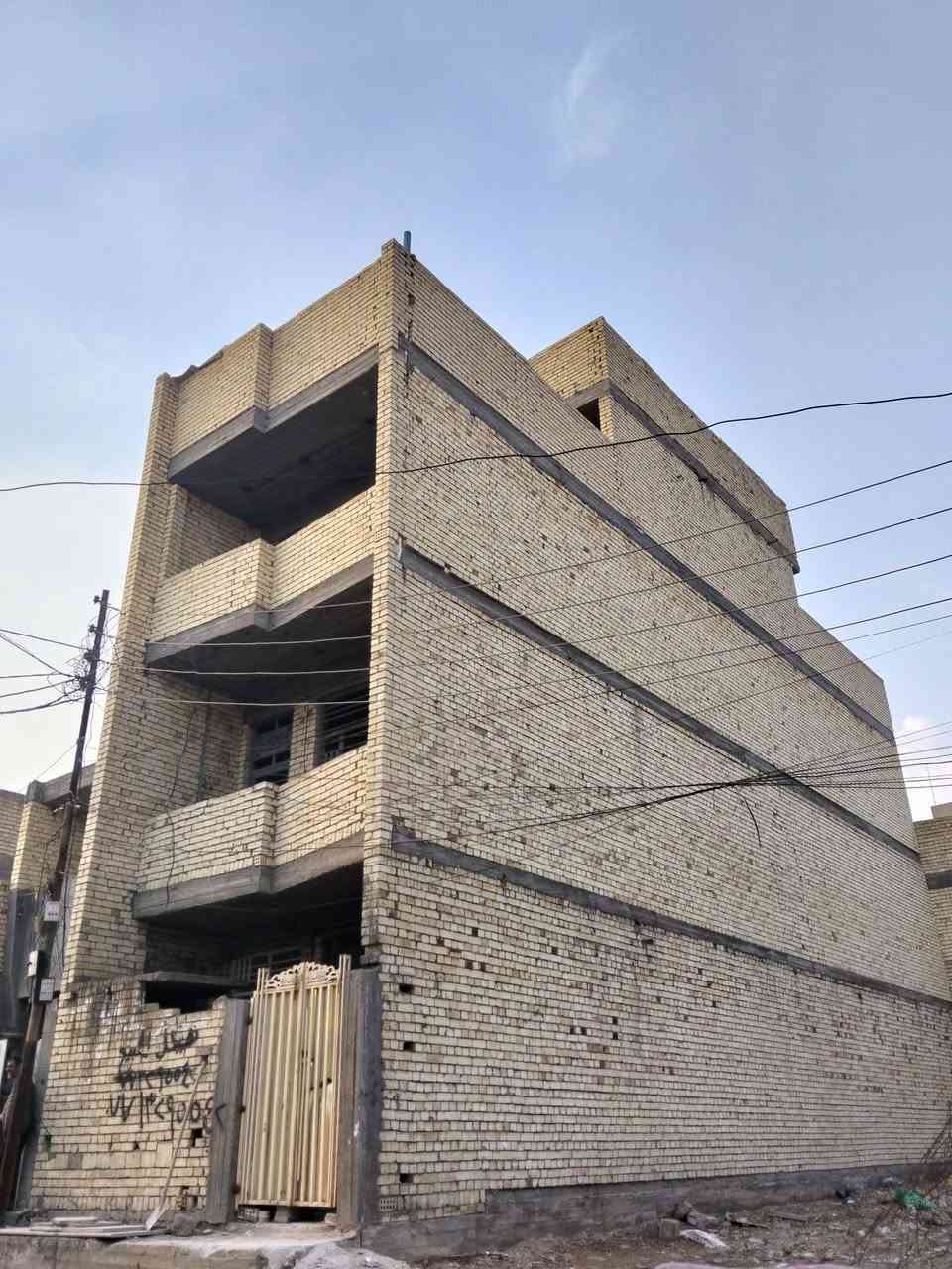 السلام عليكم للبيع بيت هيكل بل زراعي مال حي الامين الثانية الزراعي مقاطعة 2على 8 فرق  بيت عن 2على 9 مدفوع اشتركات كهرباء أو ماء طابو صرف سند 25 الموصفات موضحه بل فيدو بناء حديث 5 غرف نوم من عده الاستقبال 4 حمامات قريب على مشروع المدارس المشروع راح يتنفذ  المساحه 100 متر 5في20  امطبك.اشتايكر.جديد. امسس.كهرباء.او ماء او طابق الأرضي امبيض عوزه بس كاشي السعر  على خاص  رقمي ***********
