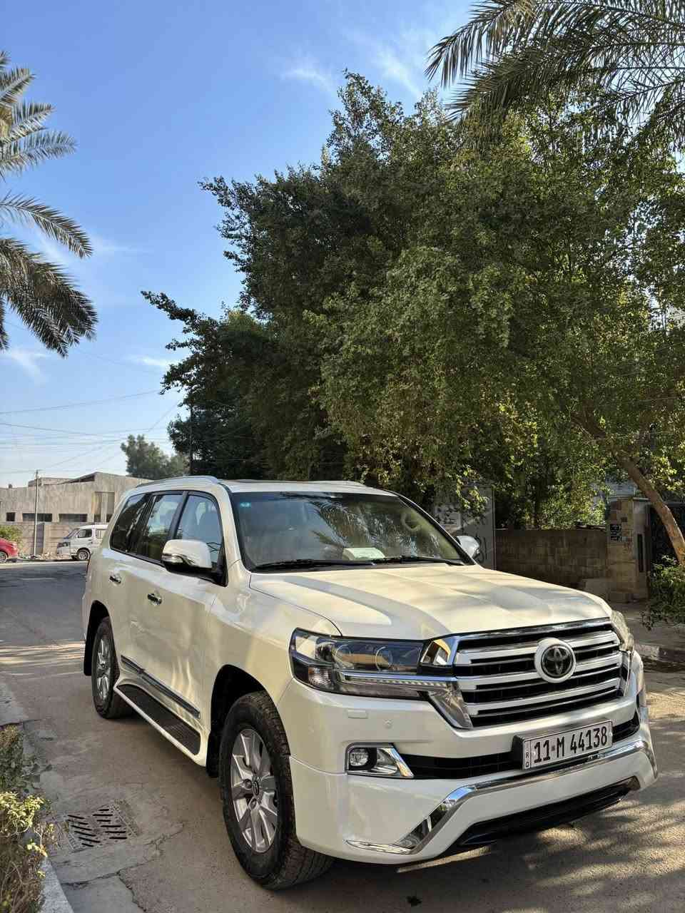لاندكروز GXR V6 وايت أدشن 2017.
ضمان شركة SAS باب أول.
ماشية ( 100km الف) فقط.
السيارة على حالة الوكالة موضح بالصور.
مكينة كير صدر بدي كفالة عامة
على حالة الزيرو.
فول مواصفات.

رقم بغداد تحويل مباشر.
الموقع بغداد. زيونة.
السعر (49,800$) فقط.
للأستفسار اكثر الاتصال او مراسلة واتساب:-

***********
