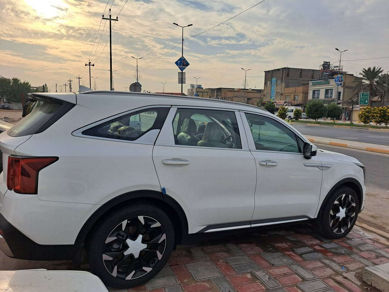 ياالله 
سورينتو
موديل 2025
6سلندر 3500
ماشي35
داتشوو
ويل20
دبل كامره 
حساس امامي خلفي
شحن واير ليس
شاشه كار بلي
4كشن كهرباء
3قطع تبريد 
بعدها بضمان الشركه
***********.   
سعر ٣٢٥ بيها مجال
رقمها كلش حلوو
