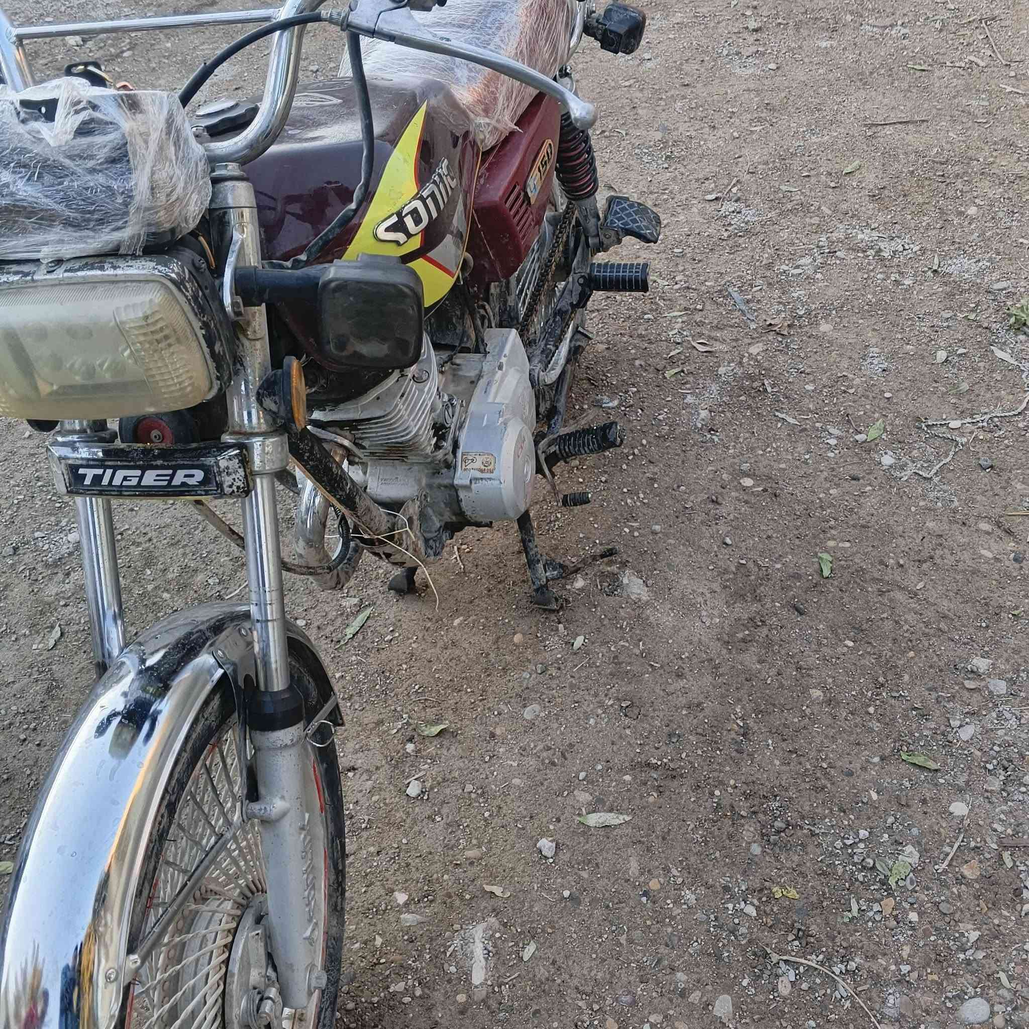 للبيع 🏍️ دراجة تايكر موديل 2020 ما بيهة نقص شلعة محرك صافي كهرباءيةت كاملة مكاني الهارونية *********** موجود واتساب
