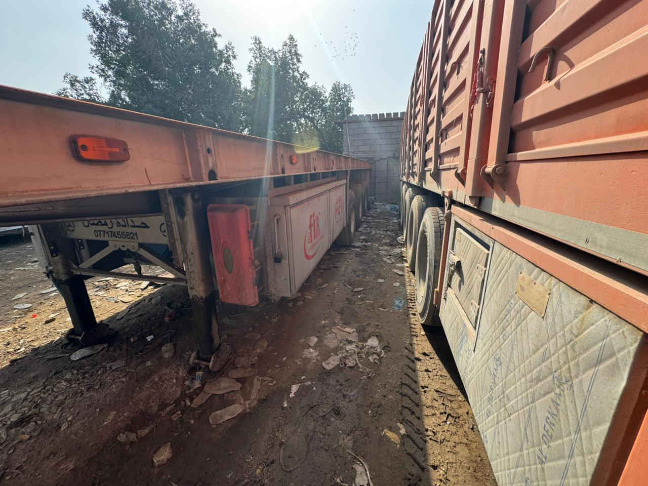 السلام عليكم
عربانه ثلاث محاور 
حداديه رمضان شريط عادل المعيدي 
دناكير 14 صيني نزال 60 
تخم تاير تخم بنزات 
طول العربانه 12و60
مكفوله كفاله عامه 
***********
***********
