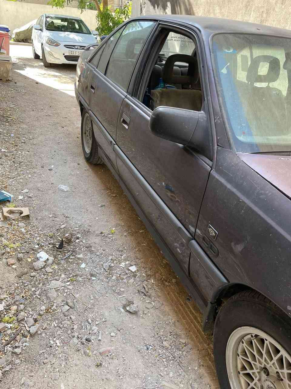 سيارات للبيع مكان حي الجامعه 
***********
