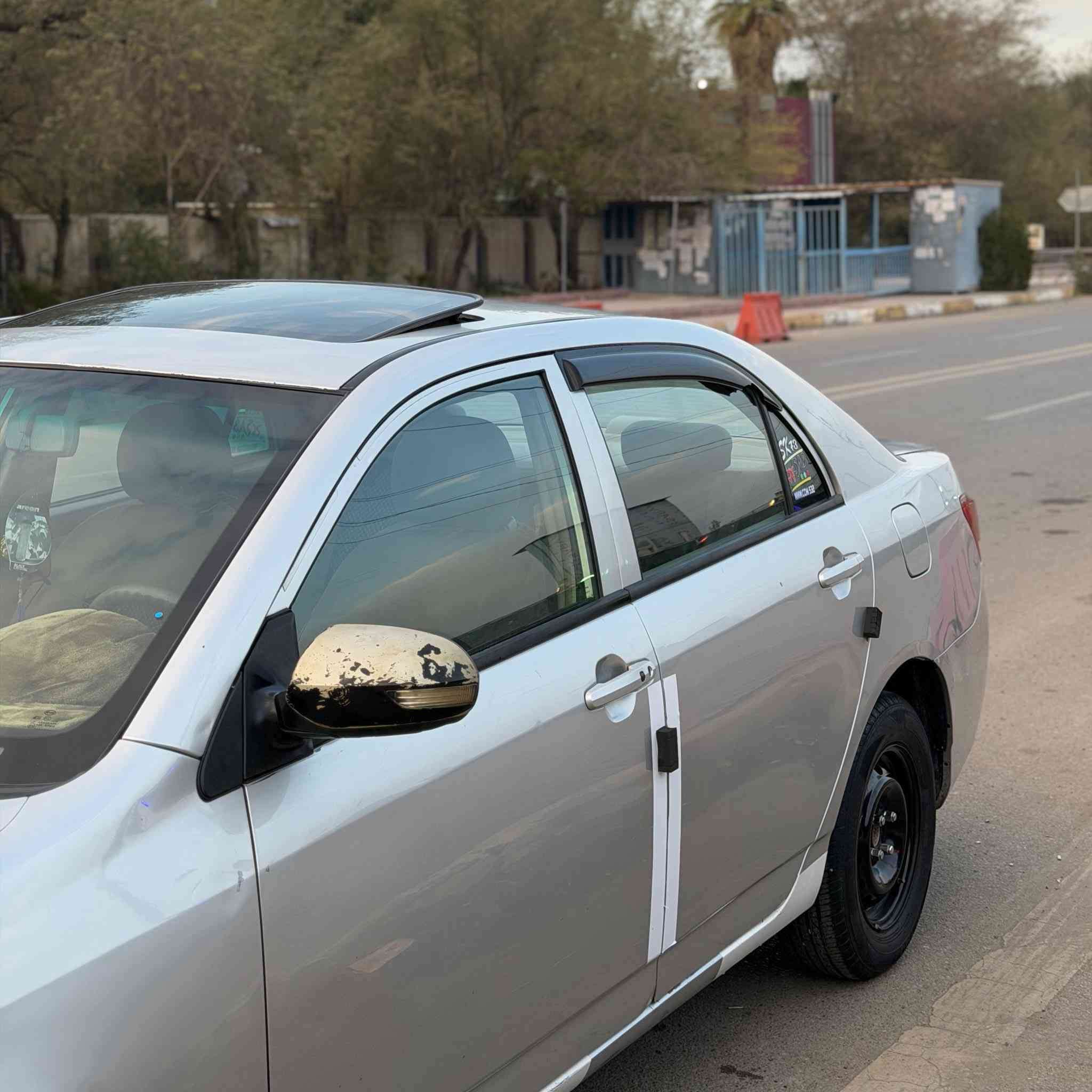 السلام عليكم سيارة بيع او مراوس
🔵 بي واي دي BYD G3 موديل 2016 🔵

رقم بغداد انگليزي السنويه للـ 2029 ، گير ومحرك بحالة جيدة
مواصفات : بصمه ، فتحه سقف ، شاشه ، كاميرا خلفيه ، دوشمه ، لايت زنون ، كهربائيات كلها شغاله ،

السياره بيها صبغ بابين ونفس البابين بيهن جراد حالياً ماريد احچي عليها اكثر تجي تشوف بعينك وتفحص وتقتنع وتــــــــــــــــــٌدلل

السعر : 65 ورقه
العنوان : بغداد / الشعب
الرقم : ***********
