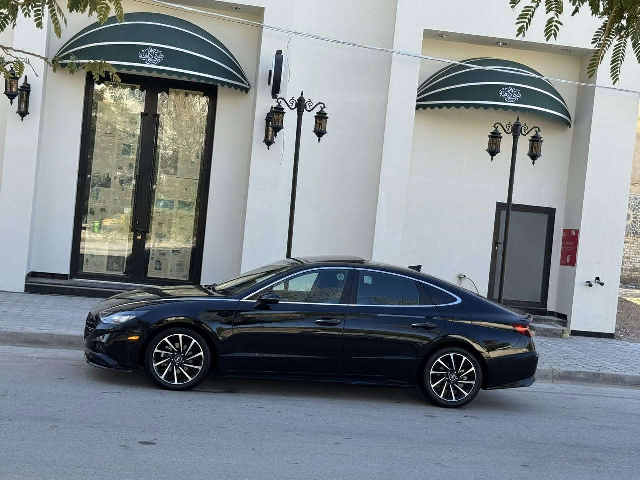 سوناته موديل 2021وارد امريكي حادثه جاملغ فقط بدون دواخل بيه قطعتين كلير فقط وباقي سياره كفاله من ضربه وتبديل صبق سعره 148وبيه رقم هاتف ***********موصفات سياره لمتدد واحد على واحد بنيرامه بصمه ابواب بصمه تشقيل شاشه كبيره رادارات امامي وخلفي وجاني خمس كامره تشقيل عن بعد كشنات جلد كشنات كهربائي كشنات ترحيب تدفئه تبريد كشنات تبريد قطعتين قيادة ذاتيه مثبت سرعه تحذير تصادم ومانع انزلاق مكان سياره كربلاء مكلف بل نشر
