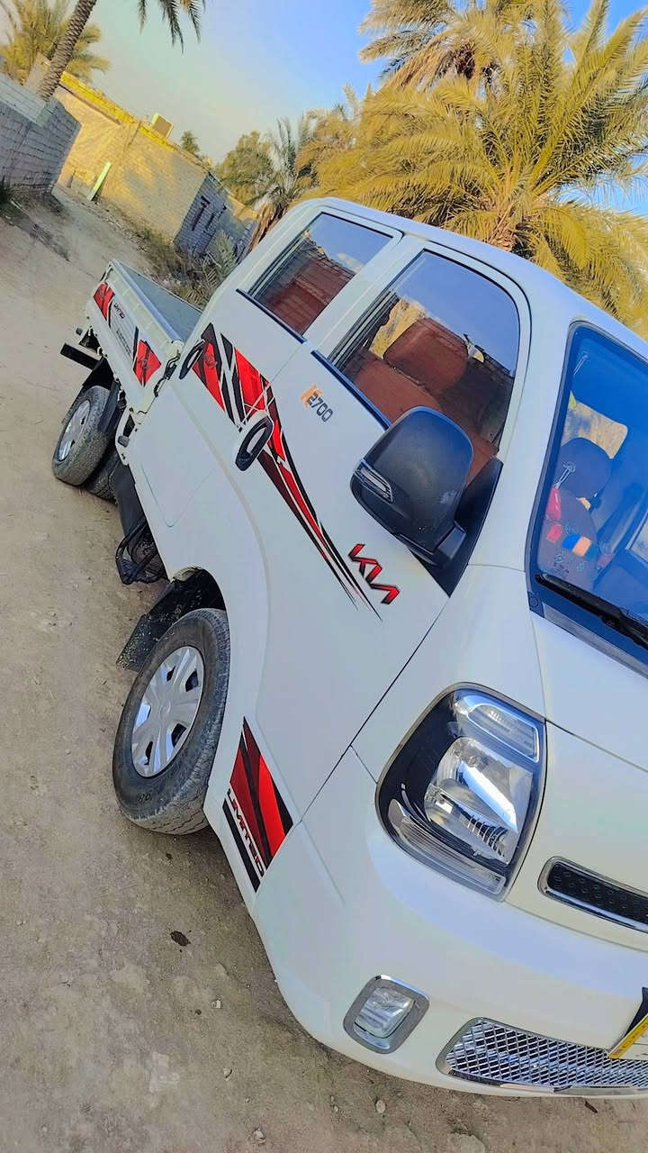 كيه حمل للبيع موديل ٢٠٢١ رقم قادسيه سنويه ل ٢٧ كير ومحرك وكسن وتخم تاير وحداديه عل الشرط مكان الداونيه الحمزه الشرقي رقم الهاتف ***********
