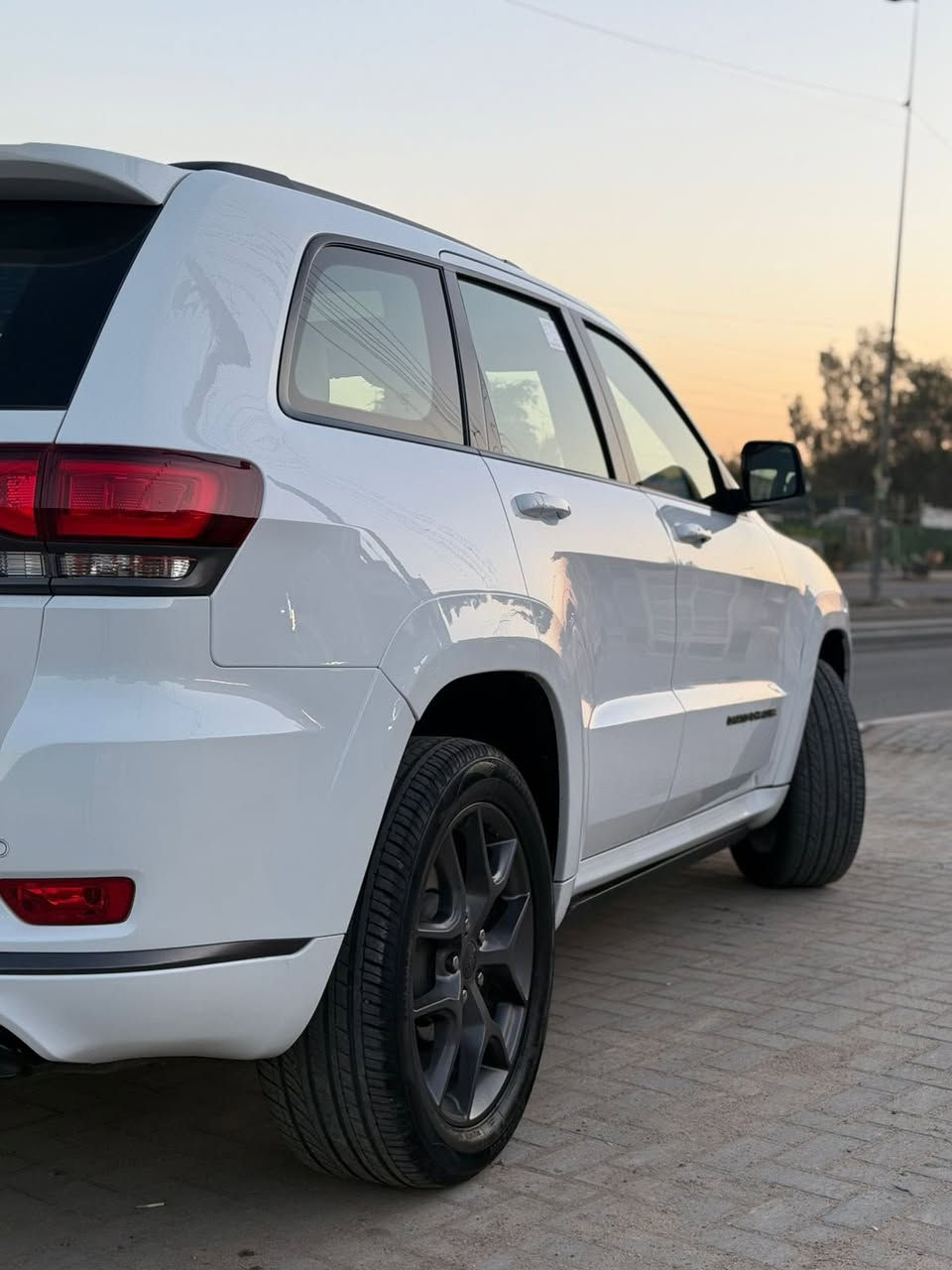 السلام عليكم سيارة مال جناي
عدد المسافات ميل (25الف)
جيب فئة: S
موديل: 2020
مكينة: V6 3.6
خليجي (شركة هارلم) زيرو اربيل 
المواصفات 1/1
بانوراما
رادار جانبي نقطة عمياء رادار خلفي
كشن حار -
كشنات جلد
ستيرن هيتر + كهرباء
نظام توقف اوتو ستوب
حساسات امامي خلفي
صندوك كهربائي
سماعات سستم صوت
دمام بالصندوك
بصمتين و تشغيل عن بعد كيج الكتروني
نظام متعدد اوتو للطرق
مري شفط
بعد هواي مواصفات لS معروفة
العنوان بغداد البياع
***********
