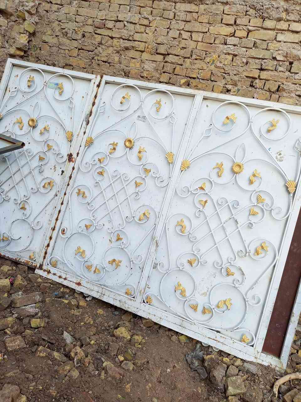 #للبيع  باپ  اسلايت 3مترات ونص مع الجرجوبه والارتفاع   مترين و10 الظهر  بليت  حديد ثقيل ونظيف جدا   @ # مكاني  بغداد الغزاليه  ويوجد توصيل    ***********
***********
