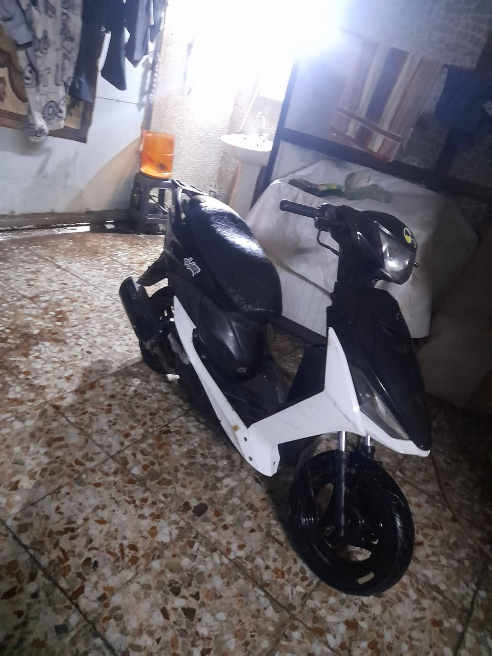 سلام عليكم دراجة اف اس صيني دراجة كلهة بلادية شلعة ومعدل نكرة سلف بكل وقت هندر بس عرموطة يرادلهة كهرباءيات كلهة شغالة مابيهة اي نقص مكينتهة تخبل مكاني بغداد شعب رقم ***********  متواجد وتساب او اتصل عل رقم سعر 200 وابيهة مجال لشراي
