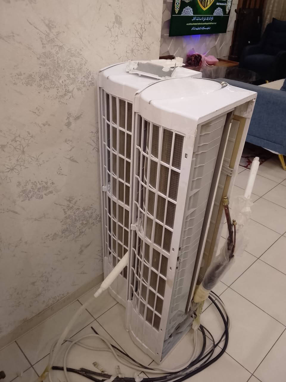 سبلت طنين كلهن ب٢٦٠٠ مليونين وستميه.  
٤قطع


**إذا كنت صاحب هذا الإعلان وتريد حذفه لأي سبب، رجاءا أرسل رسالة إلى الدعم الفني**