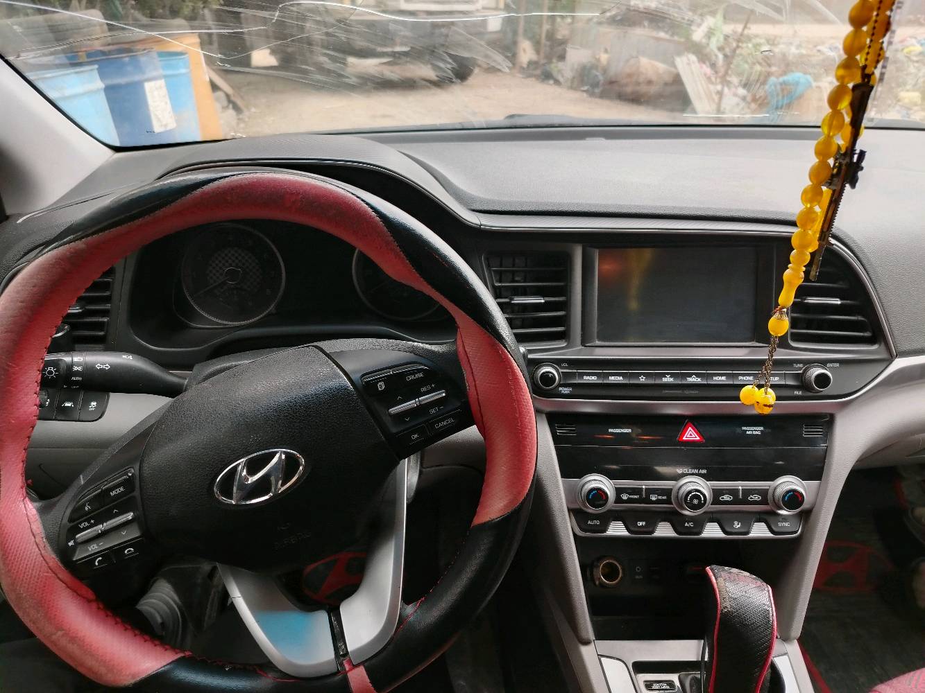 العنوان بابل الاسكندريه خلف مديريه البلديه 
سياره النتره موديل 2020
سياره فول مواصفات عده الفتحه ول اشياير سياره بيهة 3 قطع فقط خشم البنيد والجملغ الايمن وباب الخلفي الايمن ومكينه حجم 2000 لاصرف ولاشي كفاله حداديه كامله تخم تاير سياره خير من الله والرزق ع الله 