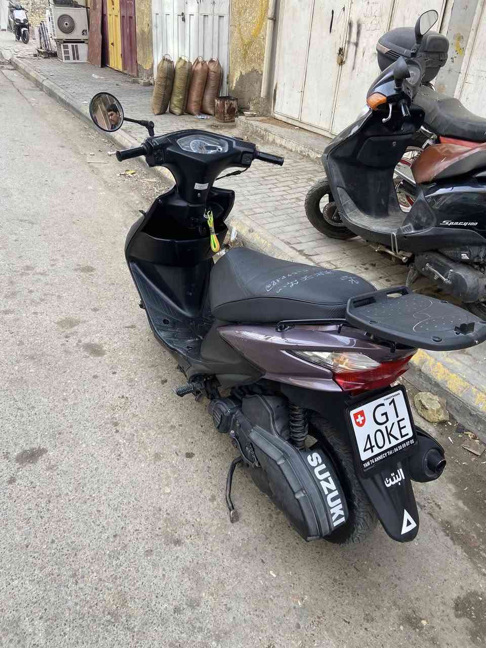 ادرس حديث دراجه مفتوحه دشبول بانزين طافي كيلو متر شغال بجم مصبوغ بيه دخانه سوده من النوزل ب٧٥٠وبيه مجال بصيط خاص مغلق اتصل وتشلع عيوني ***********
