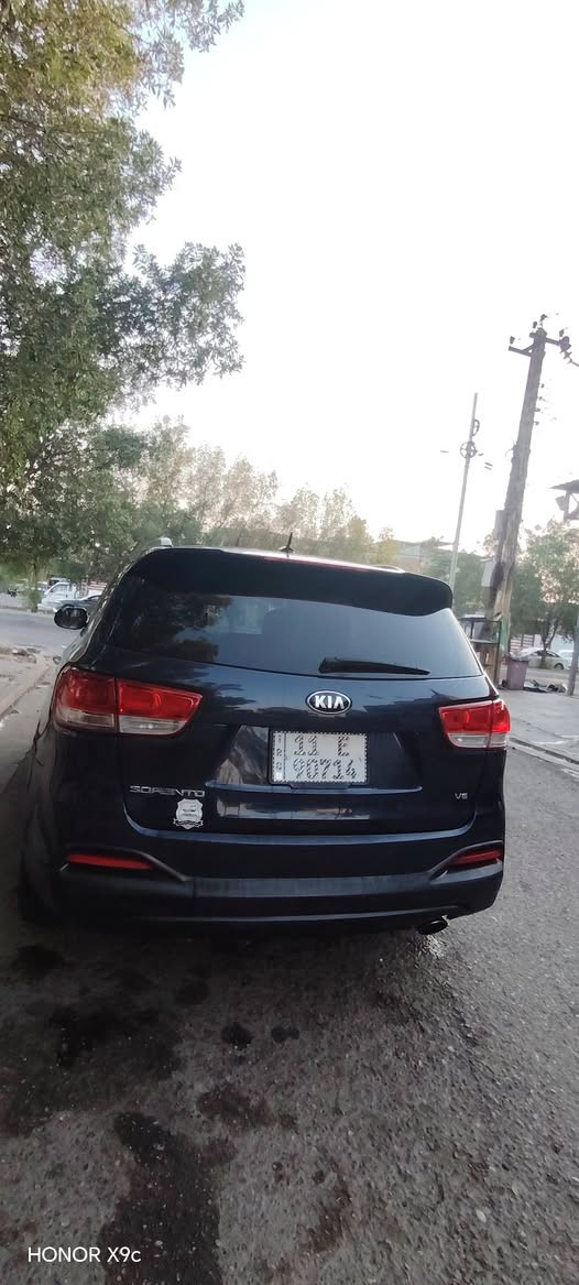 🚗 إعلان بيع أو مراوس سيارة (كيا سورينتو 2017) 🚗
​المواصفات العامة:
​النوع: كيا سورينتو (Kia Sorento)
​الموديل: 2017
​الوارد: أمريكي
​المحرك: 6 سلندر (V6) - عزم وقوة بالمسير
​المقاعد: 7 راكب (ثلاث قطع كشنات)
​التبريد: قطعتين تبريد (ثلاجة ماشاء الله)
​حالة السيارة الميكانيكية:
​المحرك: جاهز وبشرط الفحص (💯)
​الجير: جاهز وبأحسن ٩حالة (💯)
​الصدر: جاهز وقفل، السيارة حيل حلوة وما تحتاج أي مصاريف، جاهزة للاستخدام فوراً.
​تفاصيل الحادث والضرر (للأمانة والمصداقية):
​السيارة ضررها بنيد وجاملغ يسرا 
​باب الصفحة كلير .
​عدا هذا الضرر، السيارة سليمة وباقي التفاصيل مكفولة.
​البيع أو المراوس:
السعر 150$
*********** اتصال فقط
*********** واتس فقط 
المكان حي الجهاد بغداد
