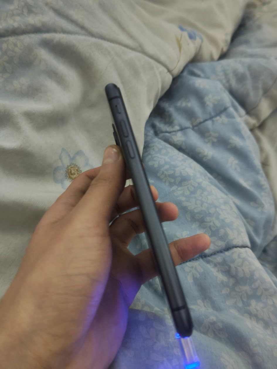 سلام عليكم
ايفون 11 عادي 

ذاكره 128 

دبل خط 

الجهاز مستبدل فقط بطاريه ومستبدله مره وحده فقط 

والنضافه مثل مموضح بالصور 

الجهاز كلشي بي شغال بصمه شاشه وفيس ايدي كله شغال 

واستخدام قليل جدا

السعر : 250 وبي مجال 

الي يريده يكدر يشرفني خاص او يتواصل وياي على هذا الرقم

***********
