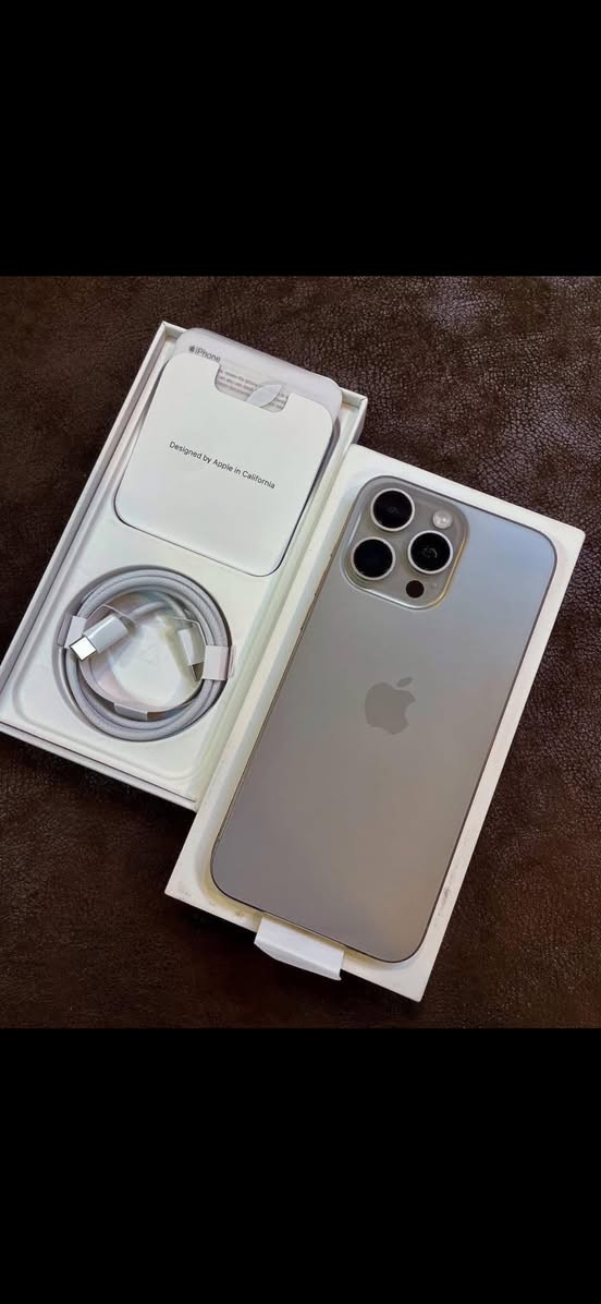 السلام عليكم ايفون 15 برو ماكس
ذاكره 256
بطاريه 100 
عدد دورات الشحن 333
الجهاز مكفول من التصليح نضيف كلش 
السعر 1100
***********
