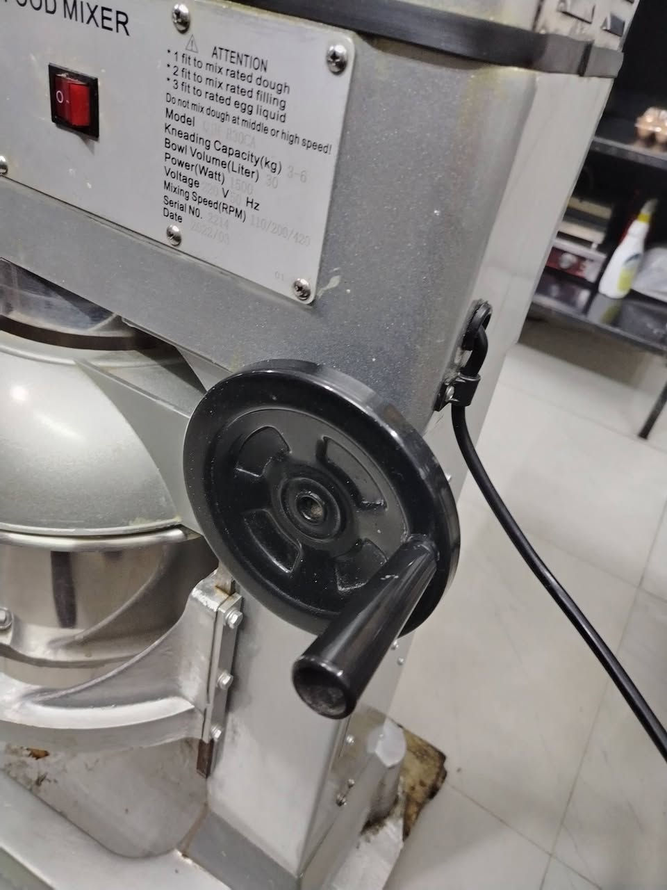خلاط كيك  صناعي 30 لتر
يشتغل عجانه بيتزا وعجين ثقيل (مخابز)
وزن الجهاز 80 كيلو
جديد جدآ استخدام حيل قليل
موديل food mixer امتياز ايطالي
3 سرعات +نضام سيفتي (امان)
كل ملحقاته موجوده
عنواني بغداد البنوك 
بسعر مناسب جدآ
***********
