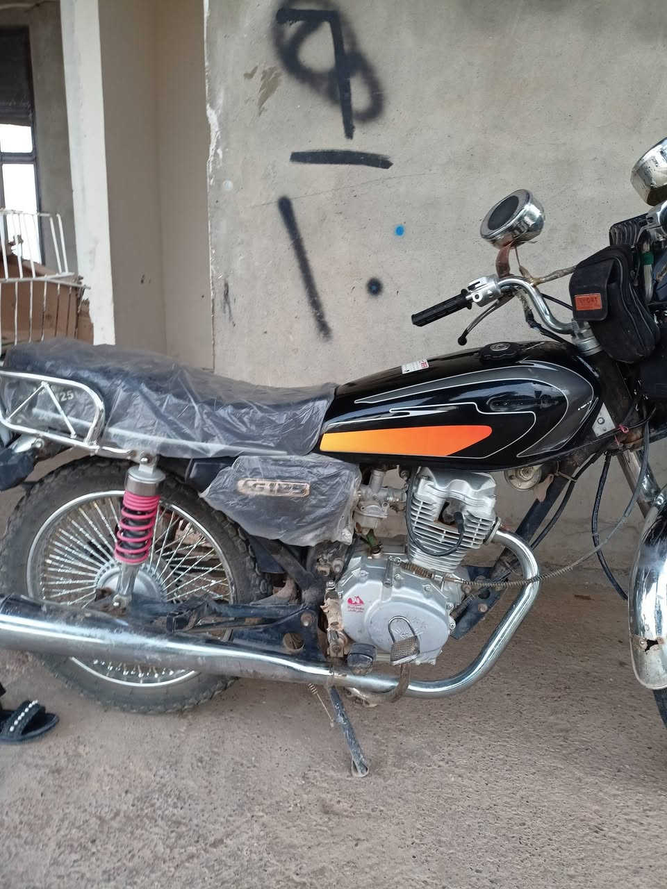 ***********
