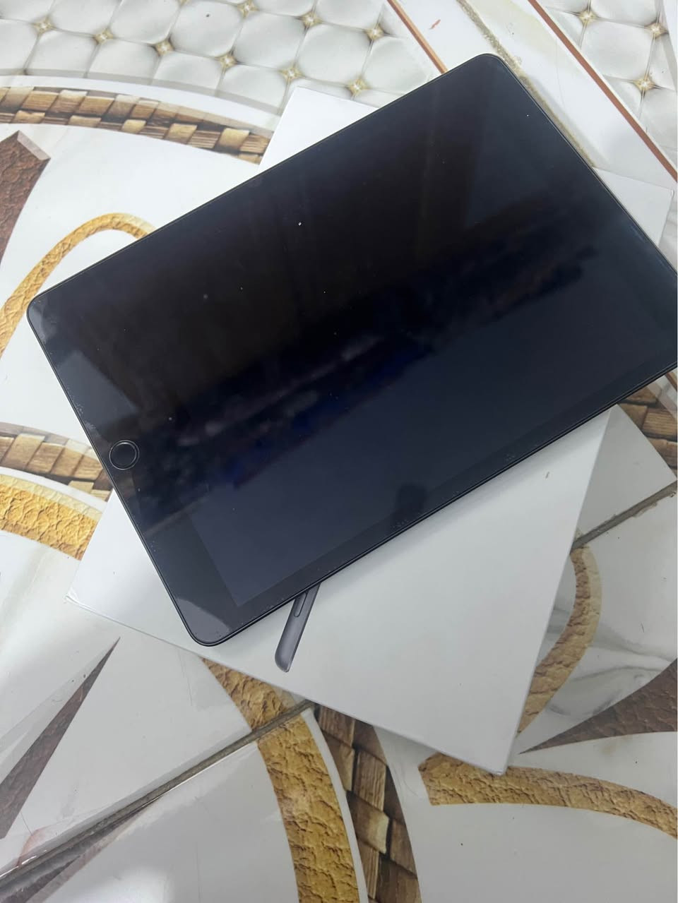 السلام عليكم ايباد 9 للبيع ذاكره 64 الجهاز جديد بعده بل ضمان بطاريه 97  غراض كامله سعره 250  مكاني بغدادالحسينيه رقم *********** موجود بي واتساب الفارس, صلاح الدين
