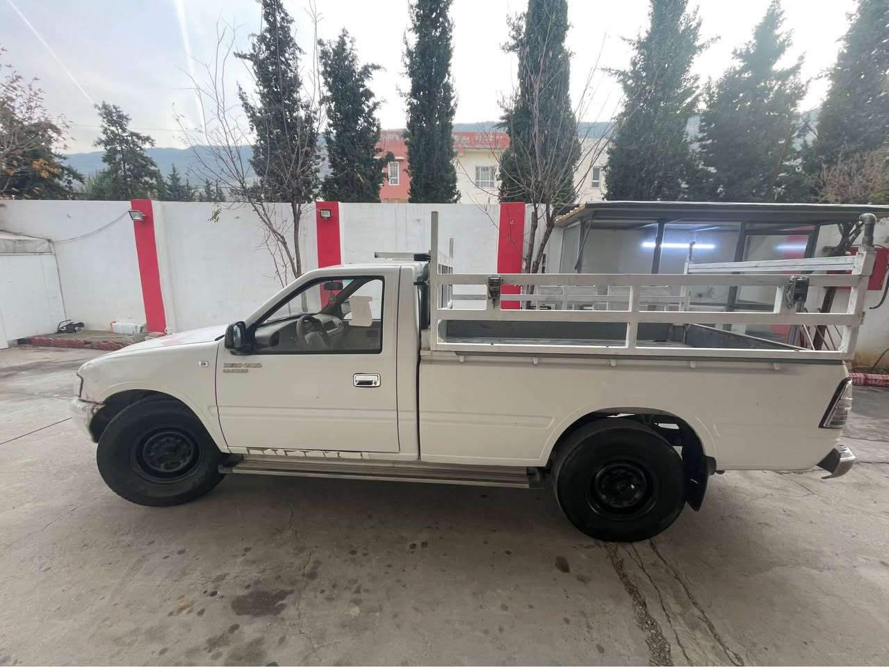 پیکاب شوکا مۆدیل 2013 ABS غاز و بەنزین بی دەعم بی لیدران گیر و مەکینە بەشەرت  پینج قولاب وەرگەرای نیە سەیارەکە موشتەری تەلەفون  بکە  سعری 50 وەرەقە و معمالە 
***********
*********** أربيل, العراق
