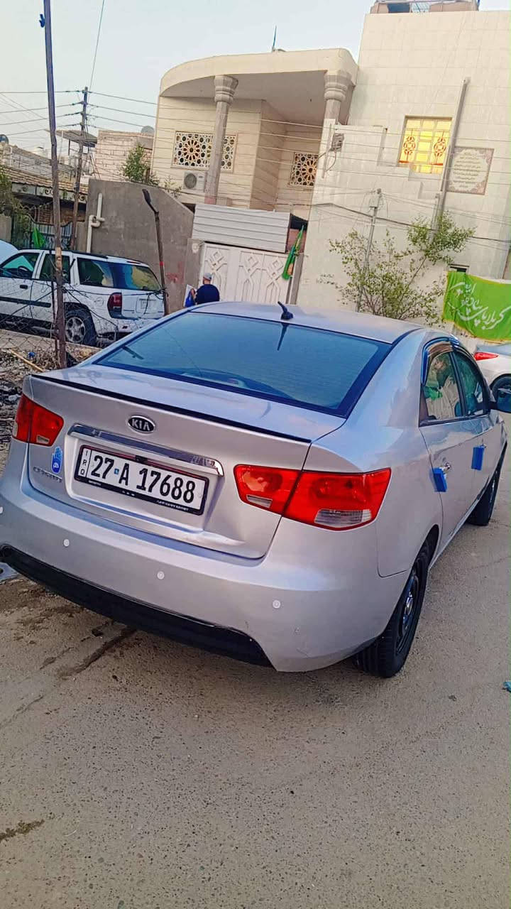 سيراتو 12 
ابيعك احزام( اثر جراد)
مكفوله عيب شرعي واصوليات
سيارة مال جنئي جاهزه للاخير 
السنويه جديد رقم انگليزي
سيارة بااسمي شرط مداور ثاني يوم

السعر 90 مجال جدا قليل وبيك خير وتدلل مستعجل علبيع 
اتصال او واتساب ***********
