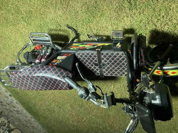 السلام عليكم ماطور شحن للبيع 
ماطور كلشي ما عايزه تشغل وتمشي 
حجم كبير مبدل بطاريات قبل شهر 40 كيلو يمشي 
مكاني تكريت القادسيه رقمي *********** السعر خاص
