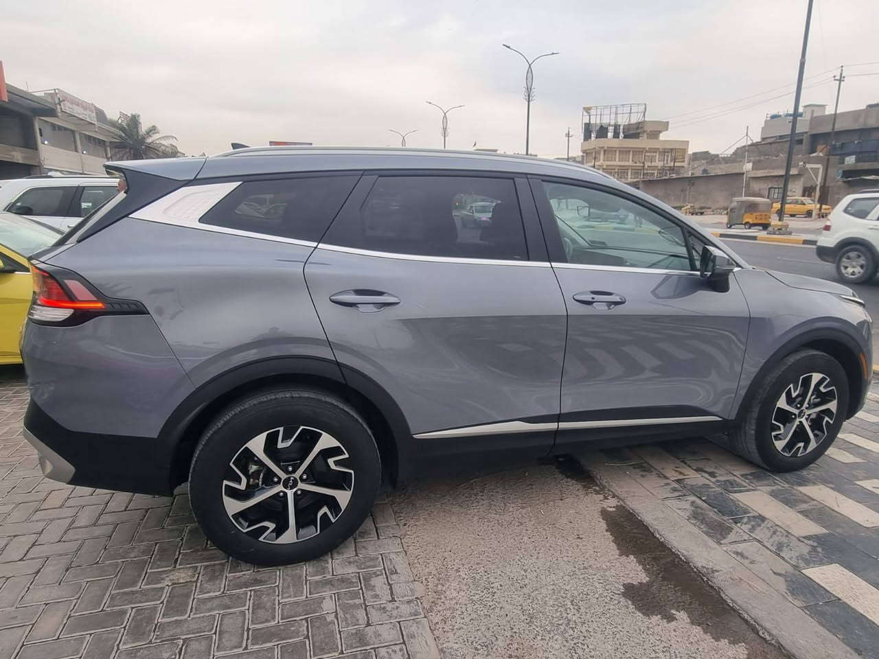 السلام عليكم 
سبورتج رقم بغداد انكليزي
 موديل 2024 وارد امريكي 
حادثها باب الجنطة خفيف على البارد بدون صبغ
ايرباكات سليمه 
ماشيه 20 اخت الزيرو 
المواصفات فول عده الفتحه 
مال جناي سياره خير من الله 
جديده بمعنى الكلمه
مكلف بالنشر 
للإستفسار الاتصال على الرقم. 
واتساب. 
***********
