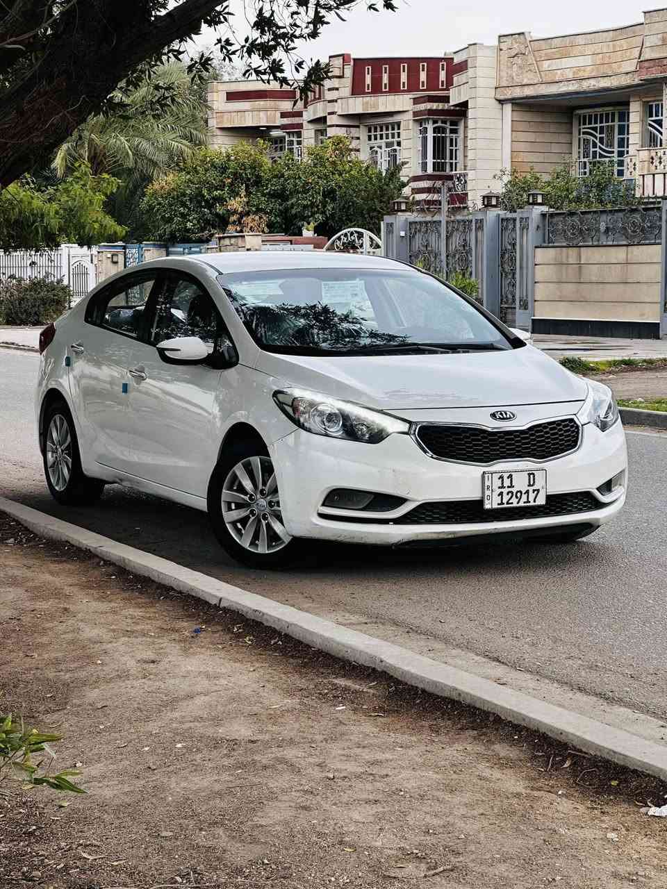 سلام عليكم سيراتو للبيع مديل 2016 خليجي مكفوله كفاله عامه من الصبغ كير مكينه مكفولات صدر تخم تاير كله جديد سياره مابيه اي نقص رقم وهزه جديد بسمي مواصفات تحكم ستيرن اشاير بالمري بلاجكتور شاشه كامره مري شفط السعر 120 العنوان البياع تقاطع درويش ***********
