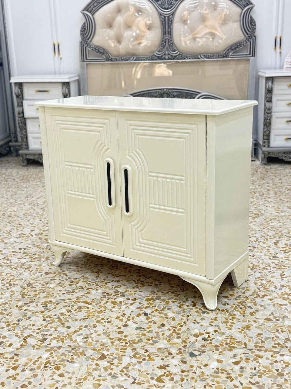 نجارة عراقية 100‎%‎

ضمن وجبة الدرجة الممتازة

غرفة 6 ابواب طابقين ملحق 

الوجه الكنتور M D F 

الداخل الكنتور صاج طبيعي 4ملم 

الظهر جرجوبة شد براغي 

القاعدة بلوك صاج

شازلون وطابوريه اضافيات 

السرير طبقة بلوك 

خدمة التوصيل والشد مجاناً داخل بغداد
يوجد لدينا توصيل لجميع المحافظات

للحجز و الاستفسار ‏ *********** ‏
يتوفر واتساب
