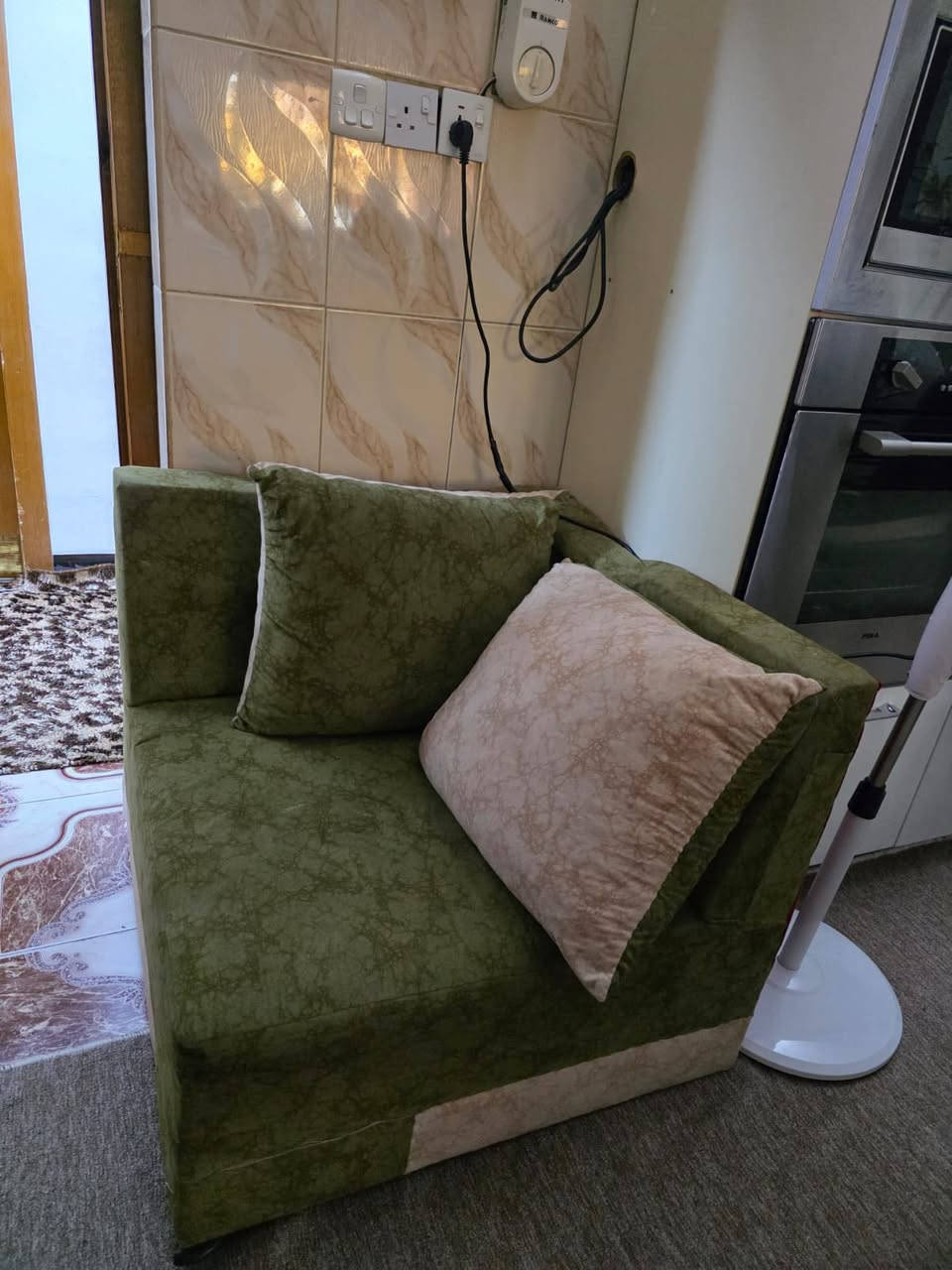 سلام عليكم قنفات للبيع المكان إسكان
السعر ٥٠٠ الف وبي مجال 
***********
