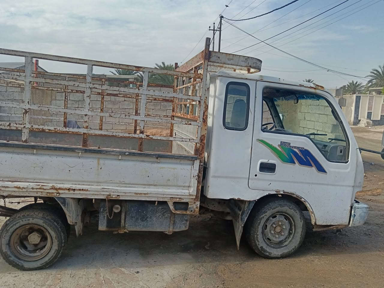 السلام عليكم كيا حمل للبيع فرونتيرا 97 بترة مجفتة جديد سنوية بإسمي شغالة عالفحص مكاني بغداد كويريش حي الربيع للجادين فقط الاتصال على الرقم ***********
