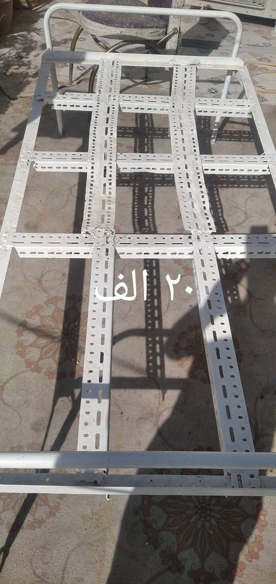 سلام عليكم اغراض مال بيت العنوان حله شارع 80 من جهه كربلاء قرب مدرسة زهور بابل الابتدائيه 
واكو غرفه تركيه نفر واحد 
*********** حلة, بابل
