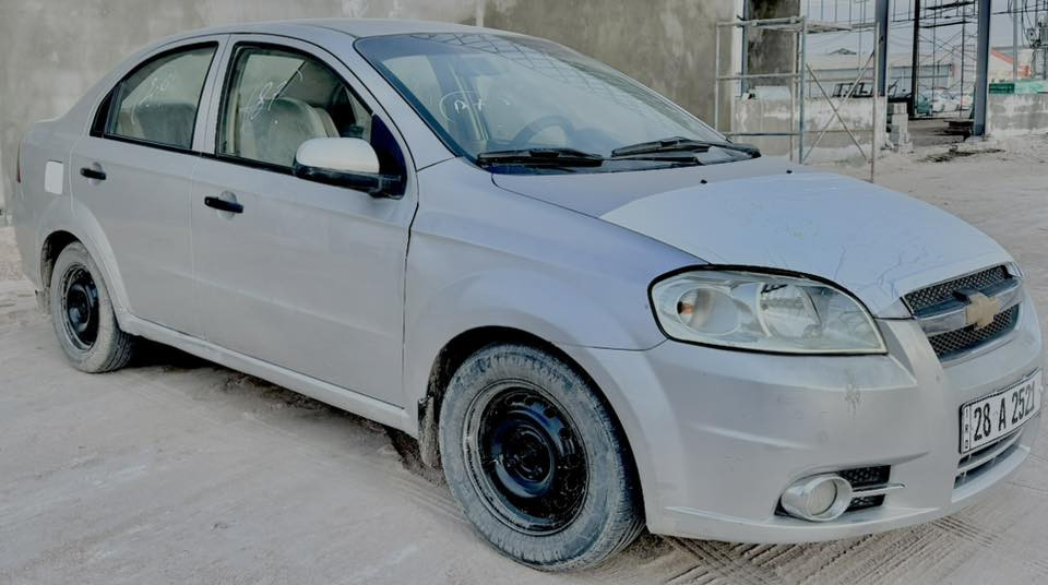 السلام عليكم
افيو 2008 للبيع 
رقم نجف ب اسمي 
بيها قطعتين رش بسبب الجراد فقط
وباب السائق تبديل نفس اللون 
سعرها 62 و عليها 2ورقة غرامة تنزل من السعر 
مكان السيارة نجف 
بيع او مراوس ب احدث
***********
