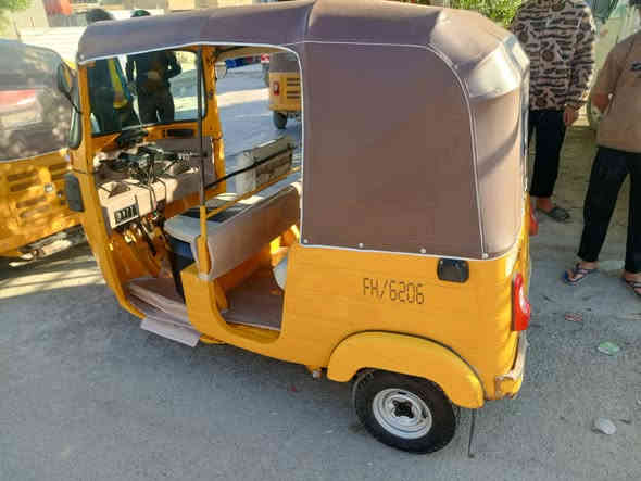 السلام عليكم تكتك 19مرقم تعمير بس دوس اماميه والباقي كفاله كهربائية كله شغاله تخم  تاير جبلي جادر جديد جامه جديده تكتك ربع متذب عليه كبل للشارع ب5 600مكاني 
الامين الثانيه قرب شبكه الكهرباء ***********
