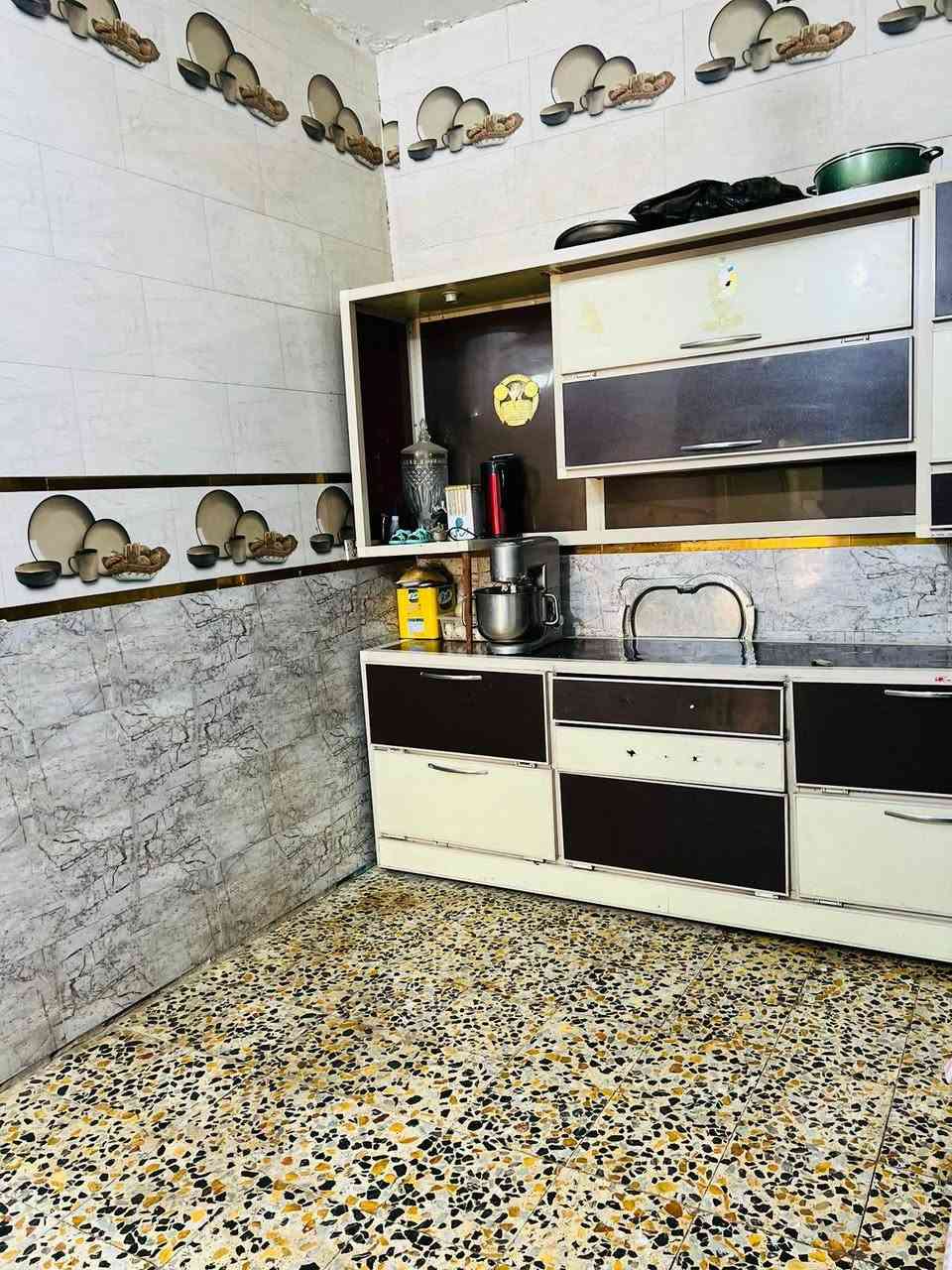 بيت اللبيع بدبيسات وره حسينه الزهراء قرب شارع العام موقعه حلوو وقريب ع المستشفى وعشارع مساحته 100متر طابقين عكاده بيت نضيف وحديث بي غرفتين كبار بطابق الثاني طابق الارضي ستقبال صاله مطبخ حمام داخلي خارجي طابو ملك سعر 95وبيه مجال


**إذا كنت صاحب هذا الإعلان وتريد حذفه لأي سبب، رجاءا أرسل رسالة إلى الدعم الفني**