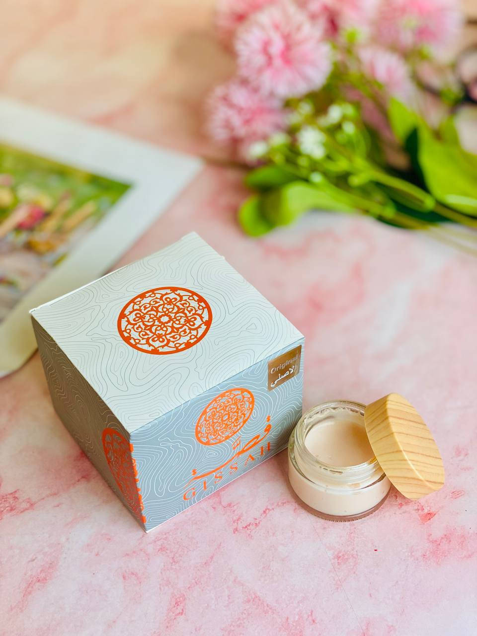 مخمرية للشعر والجـسم من ارض الخليج الاصلية 💯💯✔️

1.مخمرية ليدي 💋 
2.مخمرية قصه ✨

بعطر شوجري قوي لطيف
يخطفك من الوهلة الأولى، مُغري بشكل لا يُقاوم.
مليء بالحب والإثارة والدلع والأنوثة لأنه في تناغم مع الزهور والفواكه اللذيذة. ❤️

تلك الرائحة خليط من: 
الفراولة
التوت الاسود
الكرز الحامض
اليوسفي مع الليمون.
ثم تأخذك هذه الفواكه المنعشة لمزيج من 
الياسمين والفانيلا والبنفسج 
في رحلة مع أخشاب الكشمير والعنبر والمسك الهادئ.

لتحصلي على رائحة مُفعمة بالحيوية والتألق ثابتة لا تزول، 
فتلك المخمرية صُنعت خصيصًا لكِ

سعر القطعة 4الالف


**إذا كنت صاحب هذا الإعلان وتريد حذفه لأي سبب، رجاءا أرسل رسالة إلى الدعم الفني**