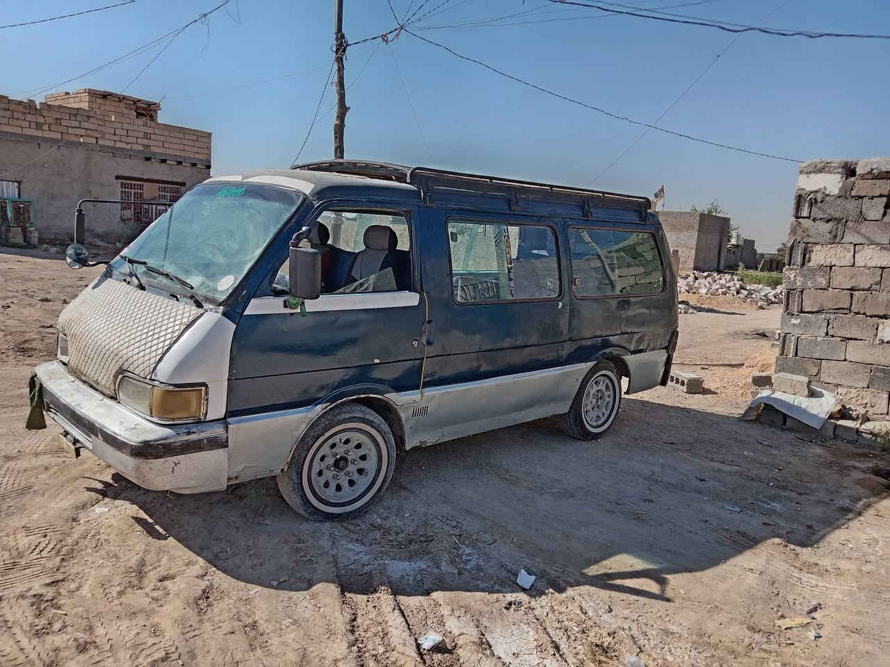 كيه بسته موديل ١٩٩٣ كير ومحرك وحدادة نظيف رقم بغداد سنويه منتهية صار ٣ سنوات وبيه حصة كاز مستمسكات راعيه عندي هيئه عليه ٣٠٠ السعر ب٢٠ ورقة والهيئه علينه لاتصال ***********/ ***********
