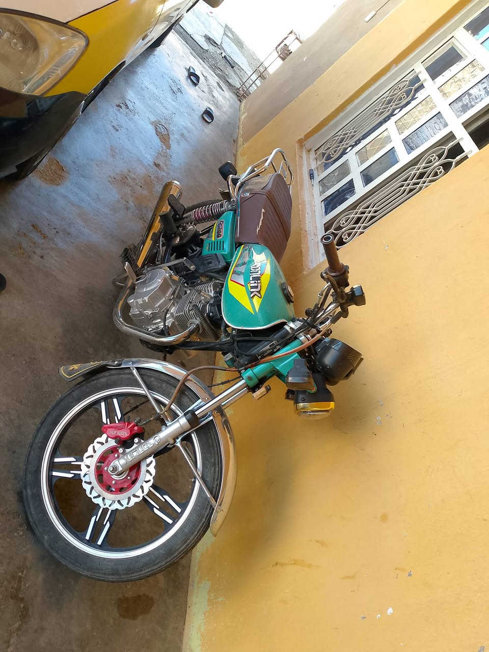 سلام عليكم شباب دراجه للبيع سيفان موديل ٢٤  والسعر ع رقم***********
