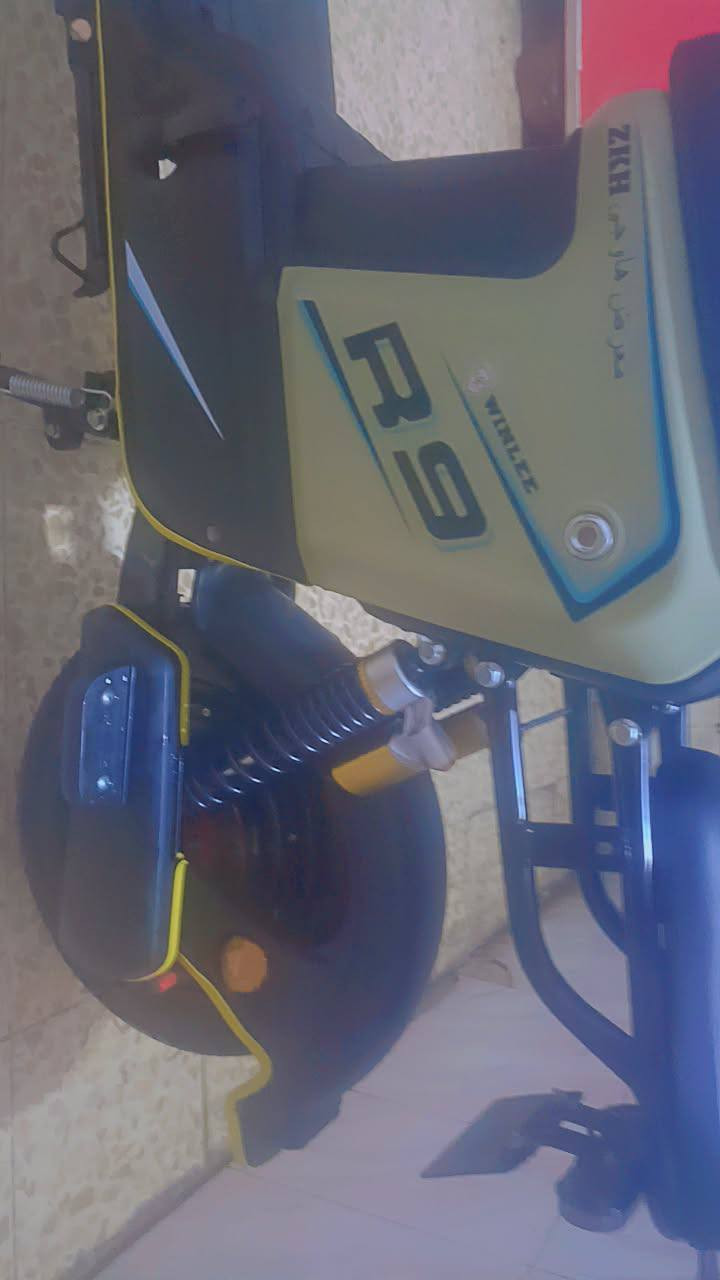 السلام عليكم شباب دراجة شحن 2026 نضيفه البيع 500 وبيها مجال او مراوس بدراجه بانزين رقم الهاتف *********** المكان جسر ديالى القديم
