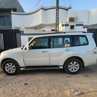 ميتسوبيشي باجيرو • تفاصيل بالصور