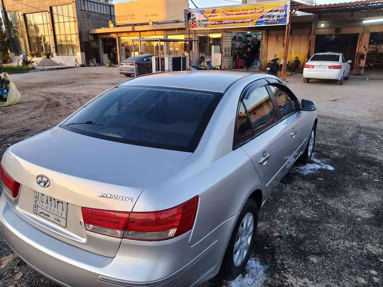 سوناتا موديل 2009خليجي مكينه 2400تدفى تبريدشغال تخم تاير جديد
حداديه جديدة كهربائيات كلها شغاله مكينه وكير خير من الله السياره ماشيه 140صبغ عام اثر جرد مكفوله من الضربه 
السعر 108بابل المسيب غير متواجد على الفيس للاتصال على صاحب السيارة ***********
