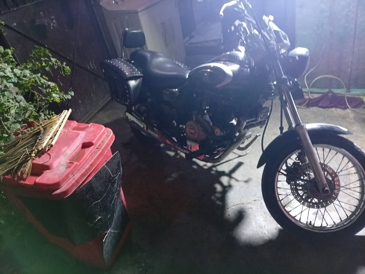 السلام عليكم دراجه هندي للبيع رقم وسنويه بغداد تحويل ثاني يوم دراجه شغاله كامله اي خلل مابيه مكاني بغداد الجديده سعره دراجه مليون ونص وبيه مجال لطيبين   ***********
