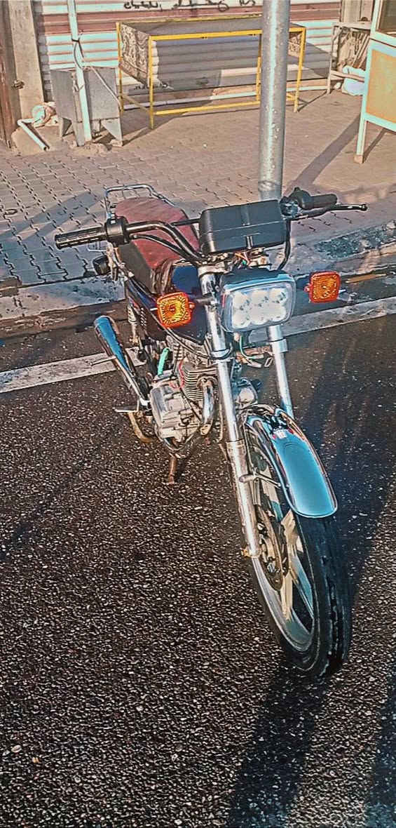 السلام عليكم موتور درجه اولى خمسه جير موتور نظيف كهربائيات شرط موتور 2017 محرك 20 مطار جدا نظيف السعر 275 وبي مجال الناس الطيبه وانا ما متواجد بالفيس هذا رقمي*********** كركوك
