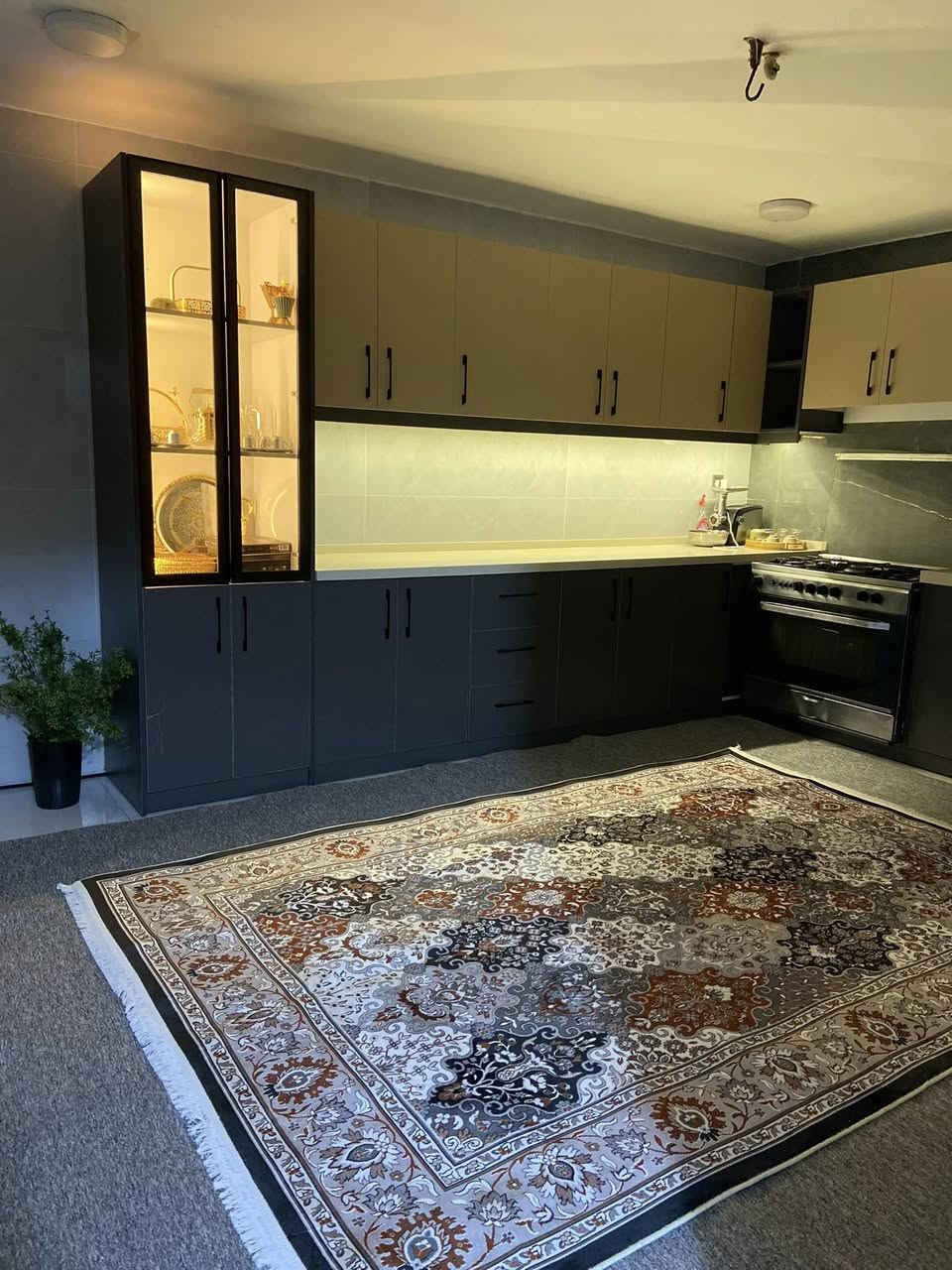 ⸻

✨ من أعمالنا المميزة – مطابخ MDF ✨

نقدّم لكم هذا التصميم العصري المصنوع من خشب MDF عالي الجودة
تشطيب نظيف، ألوان هادئة، وتنفيذ دقيق يضيف فخامة وأناقة للمكان 🤍

✔️ خزائن علوية وسفلية بتصميم عملي
✔️ استغلال ممتاز للمساحات
✔️ جودة تتحمل الاستخدام اليومي
✔️ تنفيذ حسب الطلب وبجميع الألوان

📍 معرض وعمل أبو جولان / علوي
📐 نشتغل على جميع أعمال المطابخ، الأثاث، والديكورات الداخلية

📞 للاستفسار والمزيد من التفاصيل راسلونا خاص
أو زورونا وتشوفون الجودة على أصولها 👌


**إذا كنت صاحب هذا الإعلان وتريد حذفه لأي سبب، رجاءا أرسل رسالة إلى الدعم الفني**