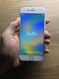 للبيع ايفون 8 ذاكره 128 كفاله عامه الجهاز كلش نظيف بطاريه 85 اصل لا مب...