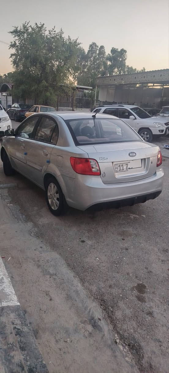 سلام عليكم. كيه ريو للبيع ٢٠١٠ خليجي بغداد بسمي تخم تاير تبريد جديد حداديه جديده ماشيه ٥٠ ألف سياره كلش جديده مكفولة من الصبغ عده شبر مؤشر في صور السونار مكان السياره بغداد السعر ٩٥ للاستفسار ***********
