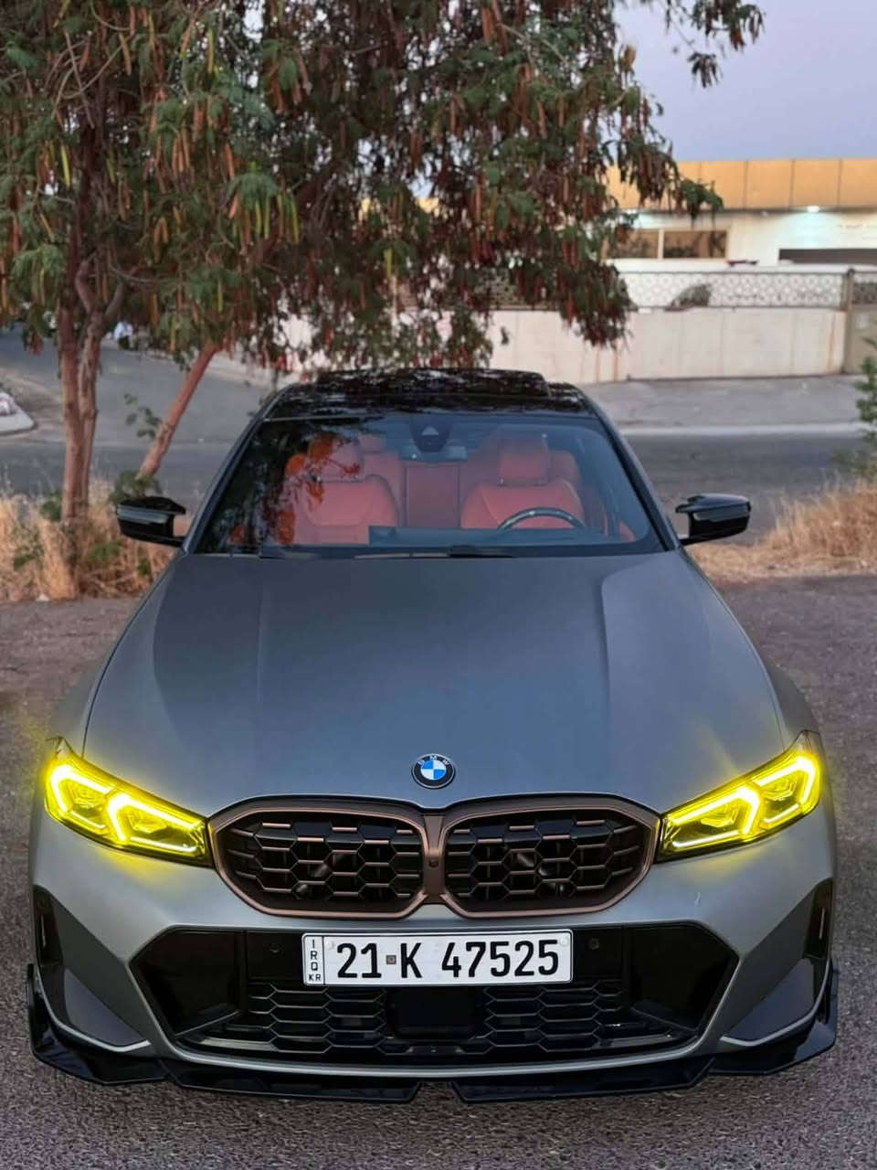 Bmw 340i 2023 S drive  
V6 twin power torbo 
كامل سيستم كزوزي لةسةرة 
سةروي 400hp 
سبغ عام نفتي مات
پشت و پيش كةپس بئ ژورئ
هةندةك ناو دةركةي هةية 
فول فول نا پرتةقالي

سعر ٢٥٥ ورقة 
***********
تكاية بةس تلفون بكةن لة واتساب و كورك أربيل, العراق
