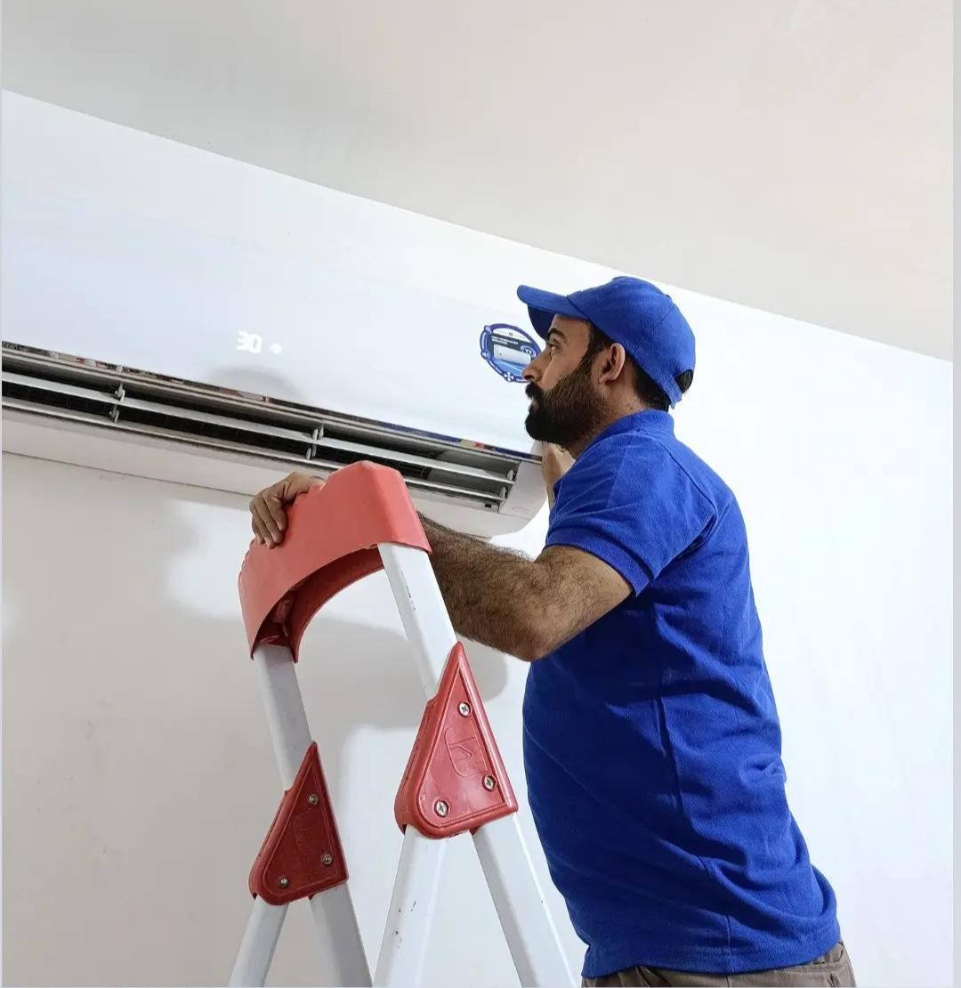 🚨❄️ عرض قوي ومحدود لتجهيز أجهزة التبريد والتكييف ❄️

إذا تريد تبريد مضمون بالصيف 🔥 وراحة بدون مشاكل…
إحنا نوفر لك الحل الكامل⚡

🔹 تجهيز جميع أنواع أجهزة التبريد والتكييف:
✔️ جداري (سبلت) ❄️
✔️ عمودي 🧊
✔️ سقفي 🏢

📌 جميع الماركات الأصلية وبمواصفات عالية:
⚡ عادي (On/Off)
⚡ إنفيرتر (توفير طاقة + يشتغل بثبات على المولد 🔋⚙️)

💰 لا تشيل هم السعر بعد اليوم:
✔️ نقدًا
✔️ أو تقسيط مريح يناسب وضعك 💸

🛡️ ليش تختارنا؟
✔️ ضمان صيانة حقيقي لمدة 3 سنوات
✔️ خبرة هندسية مو بس بيع (اختيار + تركيب + تشغيل صحيح) 
✔️ نضمنلك جهاز يبرد فعلاً مو بس اسم ❄️

📍 الخدمة تشمل:
شمال واسط + الصويرة (صورة خاصة)

📞 لا تضيع الفرصة!

احجز جهازك اليوم قبل زخم الصيف 🔥

📲 راسلنا على الصفحة أو اتصل مباشرة:

المهندس حسين الزبيدي   /   ***********

...
