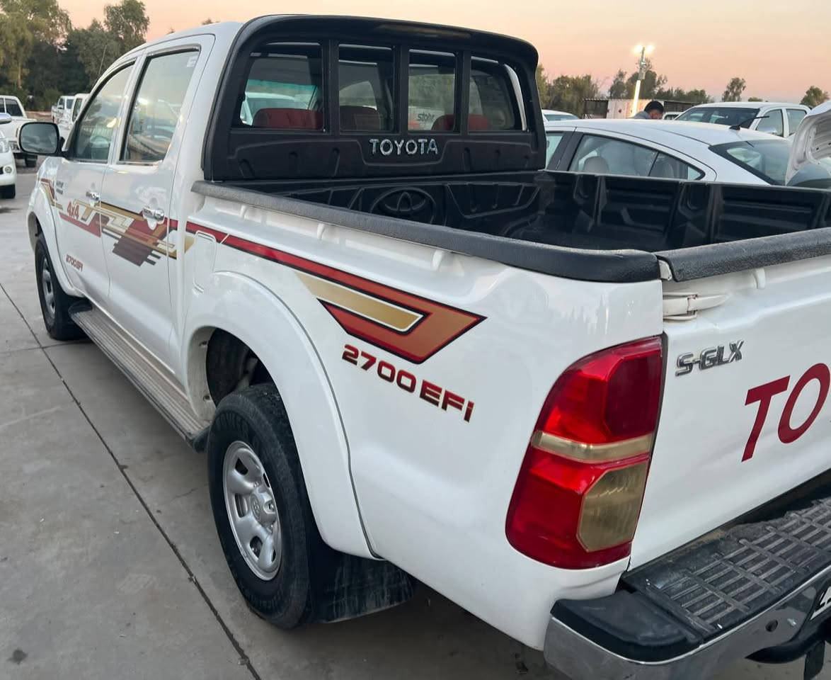 للبيع تيوتاهيلوكس موديل2007سعودي فورويل 4x4رةقمةسليمانية جديدة بسمي بشرط تحويل مابي صبغ كفالة عام سعرة 160مكان كلار ***********
