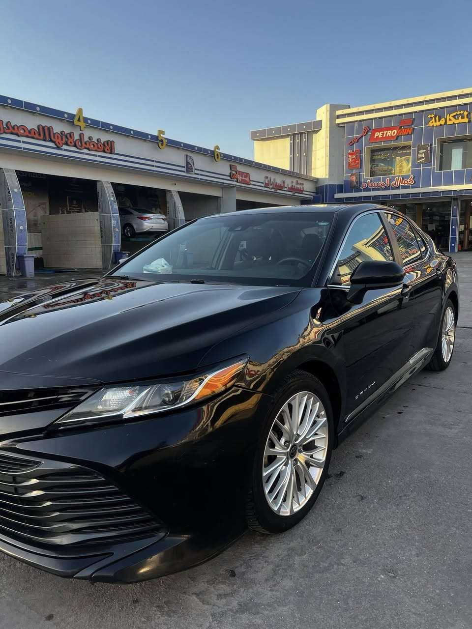 للبيع: تويوتا كامري 2018 – فئة LE
🔹 الممشى: 175 ألف كم
🔹 الوارد: أمريكي
🔹 الرقم: أربيل – سنوية مجددة
🔹 المواصفات: LE (شاشة، كاميرا خلفية، تحكم ستيرن، مثبت سرعة – حسب التجهيز)
🔹 الملاحظات:
 • حادث خلفي (صور الحادث موجودة)
 • ملاحظات بالبدي

💰 السعر: 160 ورقة وبيها مجال
📍 الموقع: البصرة
📞 الاتصال/واتساب: ***********
