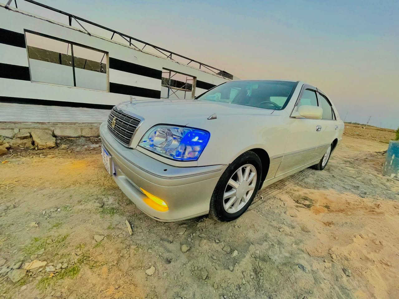 TOYOTA CROWN ROYAL SALON 👑
✋✋👈👈مكلف بل نشر
للأستفسار 📲 ***********

    💯فول عدا الفتحه 

   للبيع تيوتا كراون 2000  اصل

رقم كركوك انكليزي

مكفوله كفاله عامه من  كص وضربه ونقل جثه ورسميات والاصوليات.

المواصفات 👇

4دگم . 

ثلاجه خلفيه .

محرک ديفور الكبير شاصي 175 .

اربع كشنات كهرباء .

شفط مري.

ستيرن كهرباء.

برده خلفيه كهرباء أصليه.

تبريد قطعتين امامي وخلفي .

تخم تاير جديد. 

تبريد ثلج + تدفئه.

غراض مال جنطه كامله.

والسياره ماعايزه برغي كامله على اخر حبايه.

والسياره بالواقع اجمل من الصور بهواي

العنوان🏠 // ذي قار / الغراف 
السعر 145 وبيها مجال
غير متواجد عل فيس مكلف بالنشر 
اتصل على صاحب السياره 
***********

