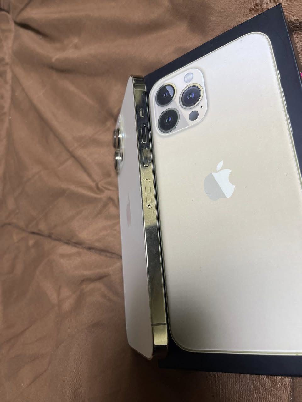 ايفون 13برو ماكس
ذ 265
ب 91
مكفول من الشخط 
لاصيانه ولاتبديل
مكاني بغداد 
رقم ***********
مامتواجد عل فيس 
شراي اتصل
السعر 750وبي مجال لشراي بسيط
